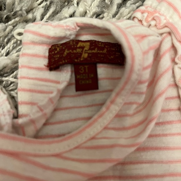 Girls 7 for all mankind top - Picture 2 of 3